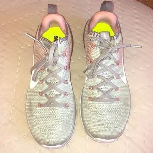 Nike women’s Metcon DSX Flyknit 2